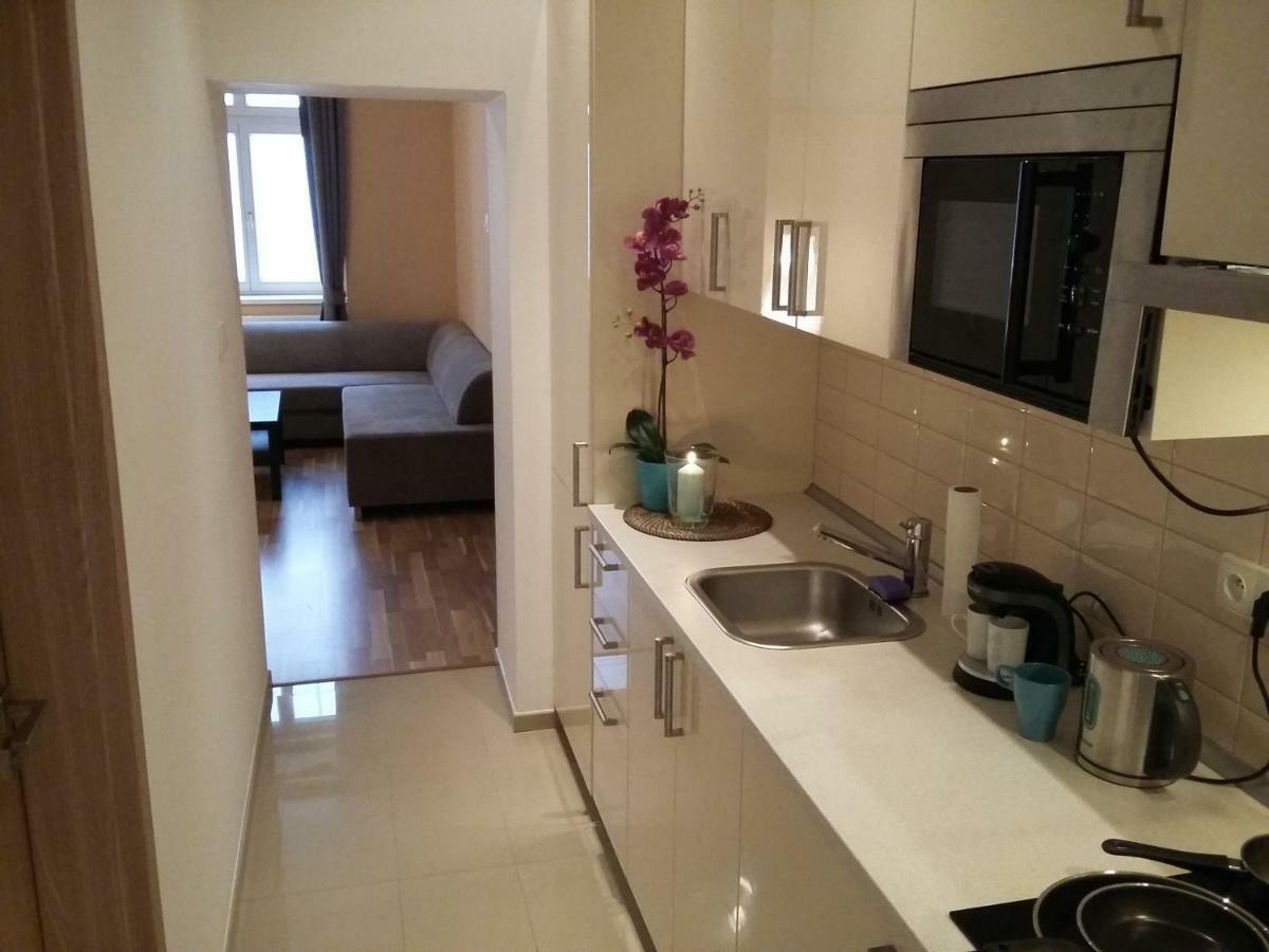 Angel Apartment Nr 4 Near To The Center Прага Екстер'єр фото